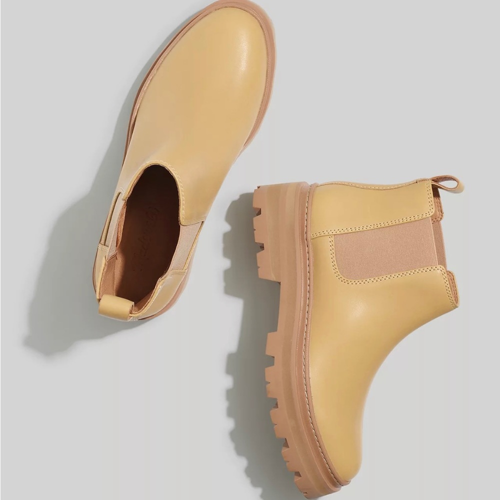 Madewell Chelsea Lugsole Ankle Boots in Leather